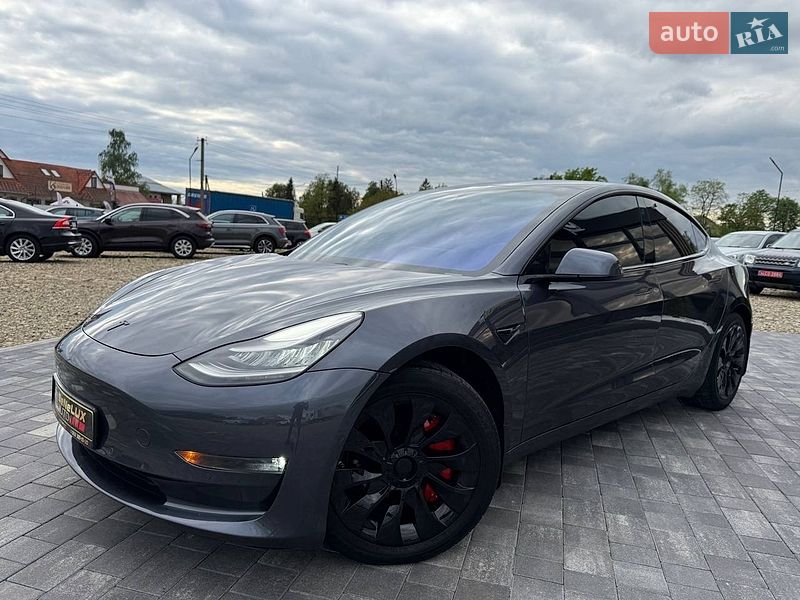 Седан Tesla Model 3 2020 в Коломые