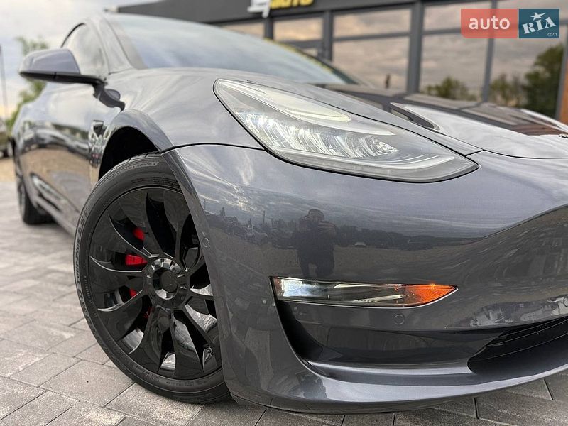Седан Tesla Model 3 2020 в Коломые