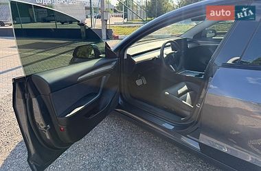 Седан Tesla Model 3 2023 в Києві