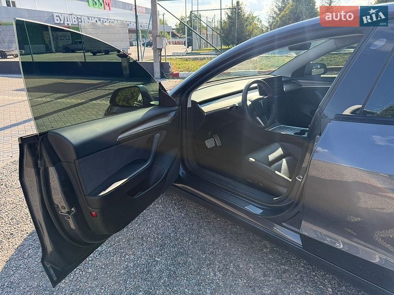 Седан Tesla Model 3 2023 в Києві