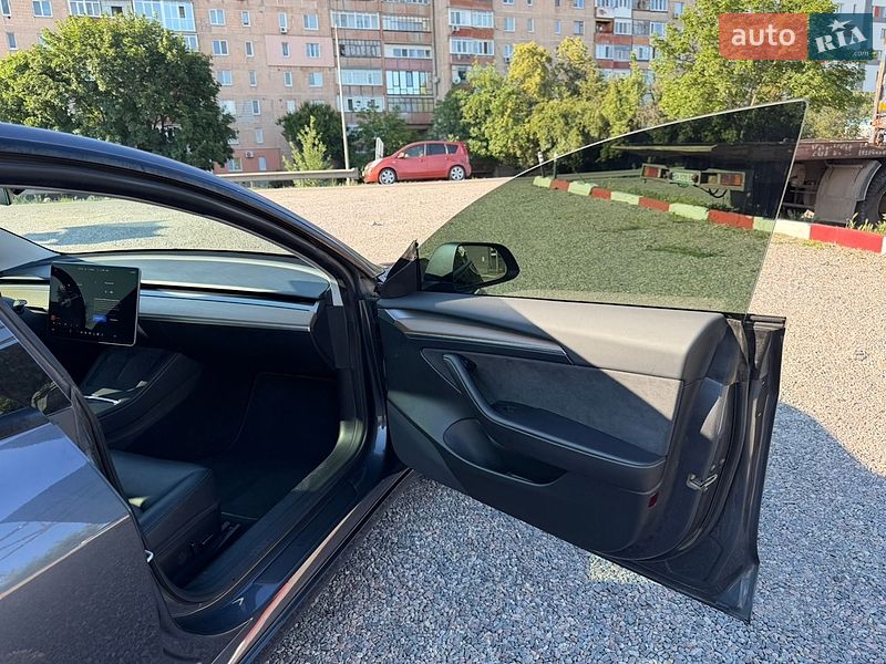 Седан Tesla Model 3 2023 в Києві