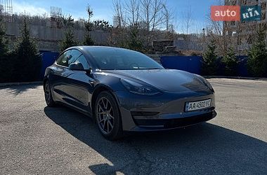 Tesla Model 3  2021