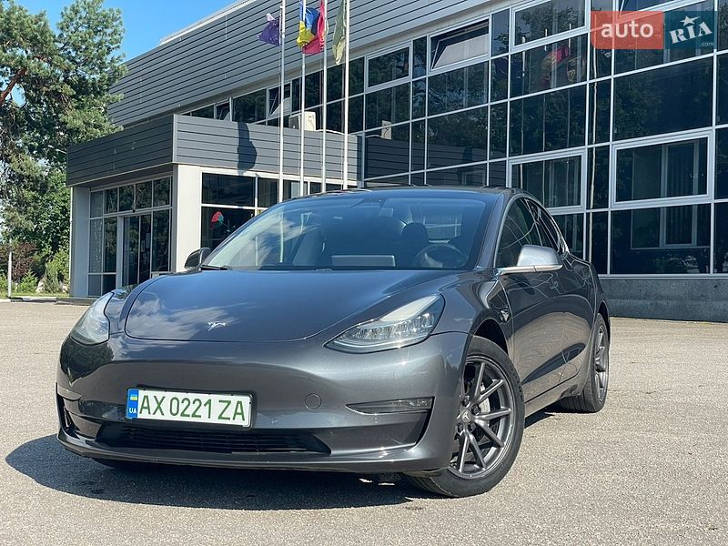 Седан Tesla Model 3 2019 в Харкові