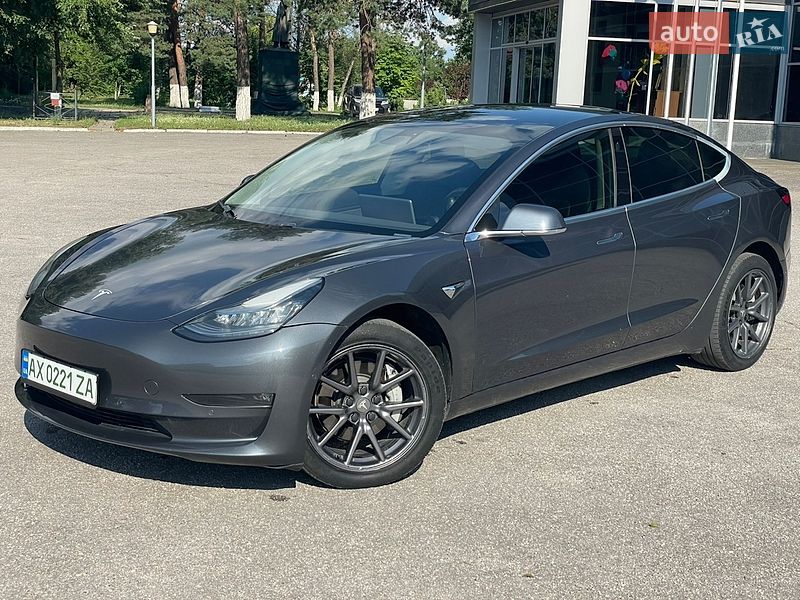 Седан Tesla Model 3 2019 в Харкові