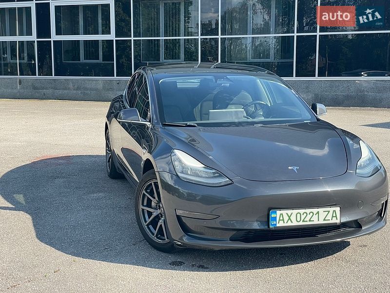 Седан Tesla Model 3 2019 в Харкові