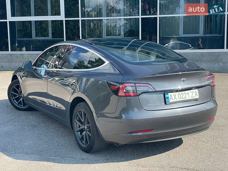 Седан Tesla Model 3 2019 в Харкові