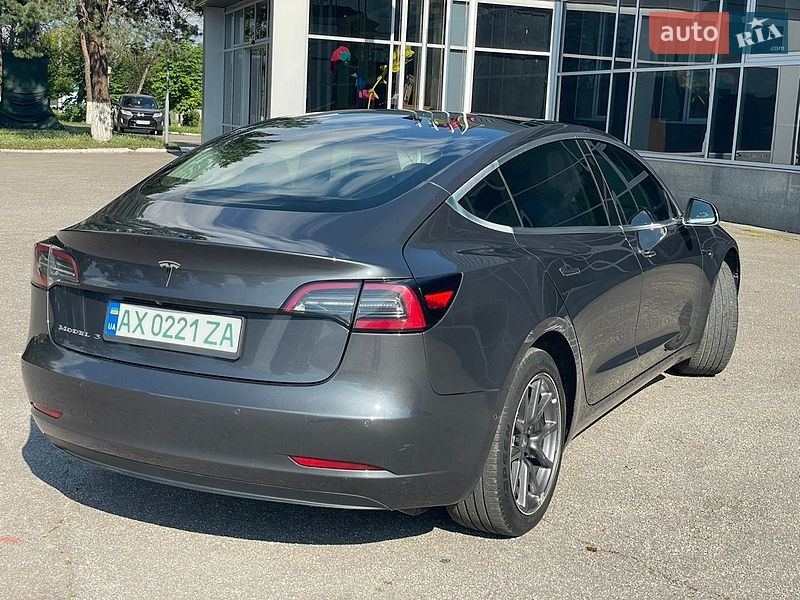 Седан Tesla Model 3 2019 в Харкові