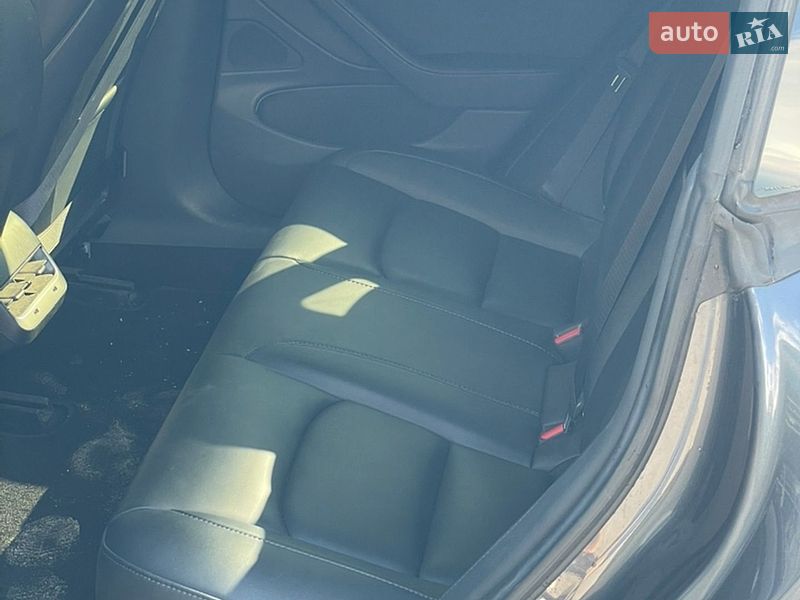 Седан Tesla Model 3 2019 в Харкові