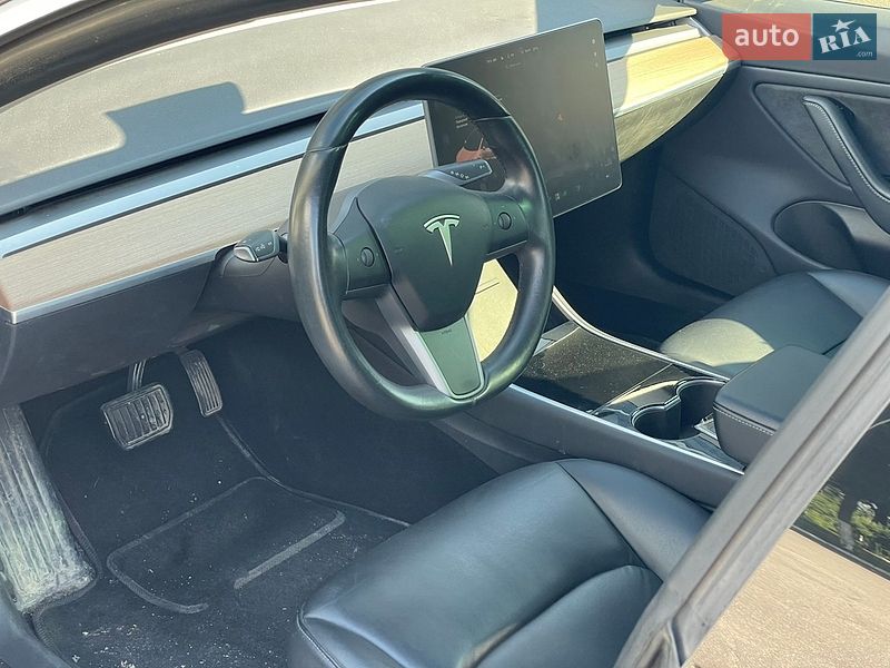 Седан Tesla Model 3 2019 в Харкові