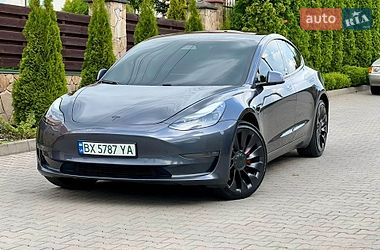 Tesla Model 3  2021