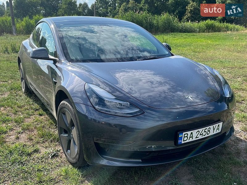 Tesla Model 3 2023