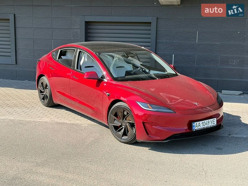 Tesla Model 3 2024