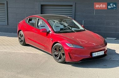 Tesla Model 3 2024