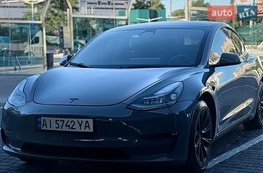 Tesla Model 3  2022