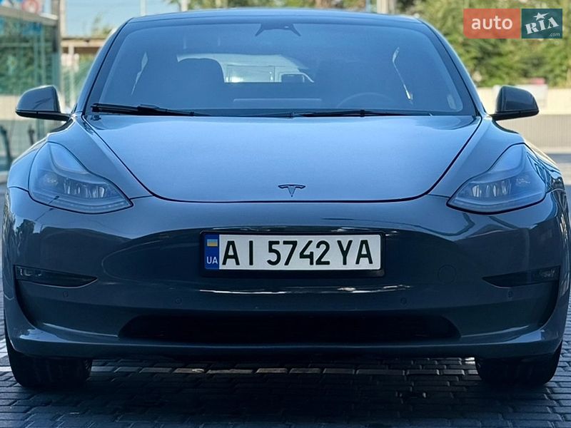 Седан Tesla Model 3 2022 в Днепре