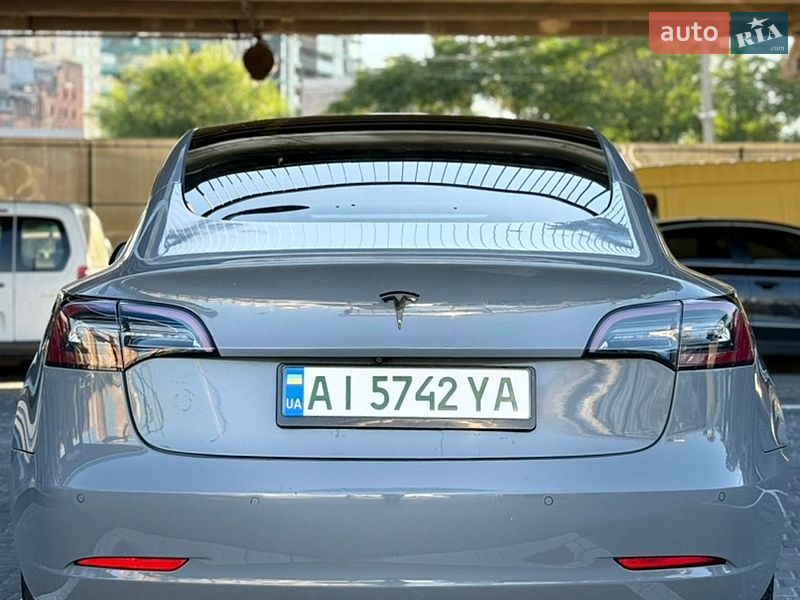 Седан Tesla Model 3 2022 в Днепре