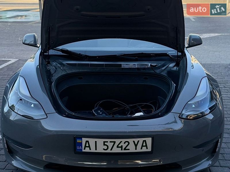 Седан Tesla Model 3 2022 в Днепре