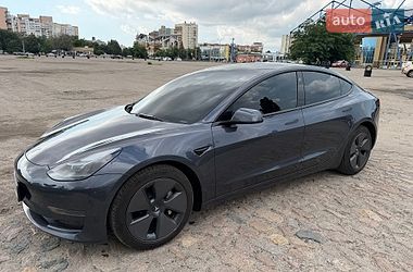 Tesla Model 3  2022