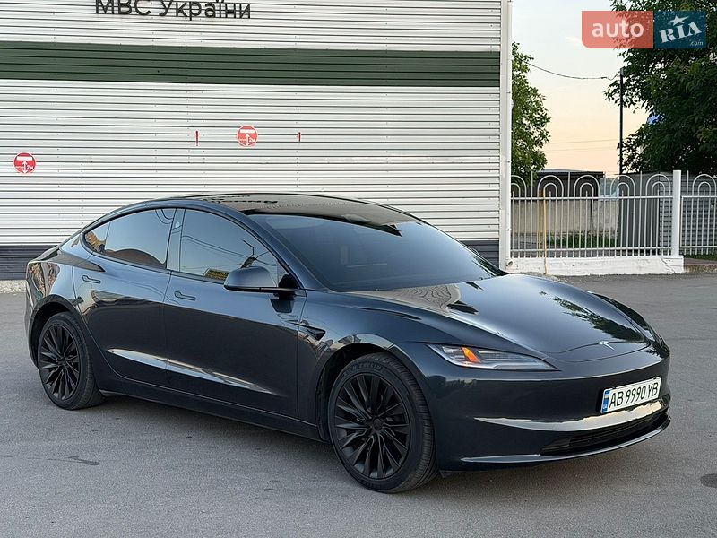 Tesla Model 3 2024