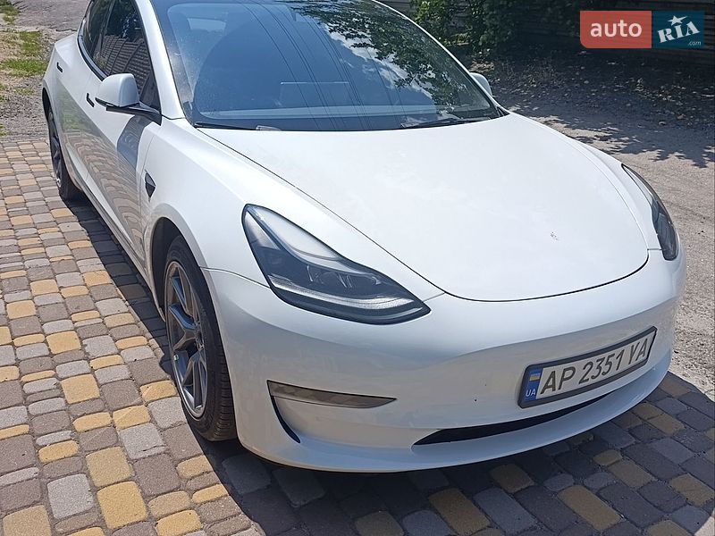 Tesla Model 3 2023