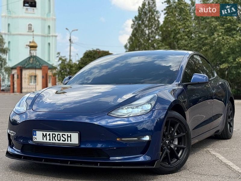 Седан Tesla Model 3 2021 в Кривом Роге