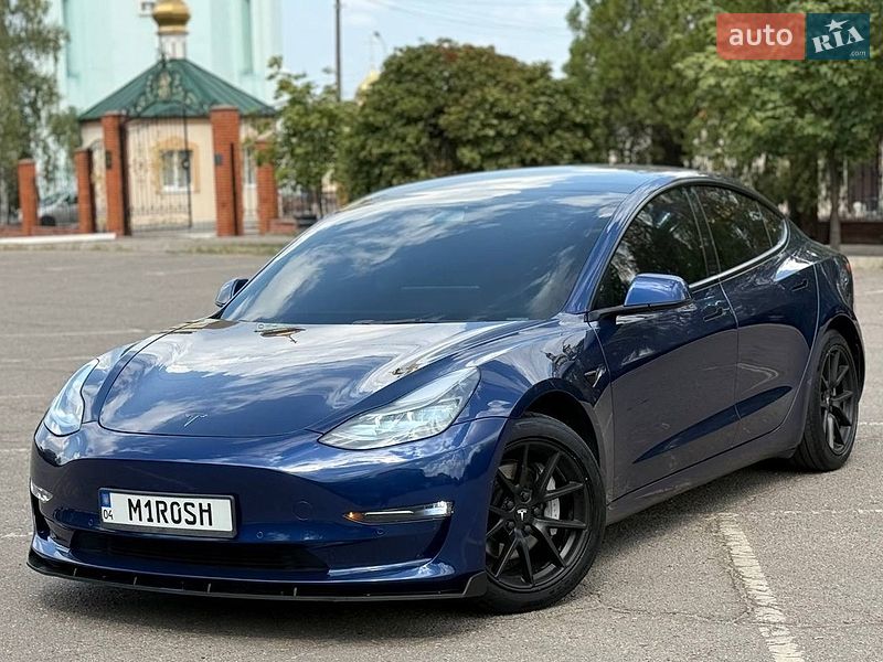 Седан Tesla Model 3 2021 в Кривом Роге