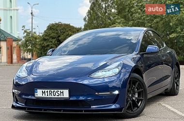Седан Tesla Model 3 2021 в Кривом Роге