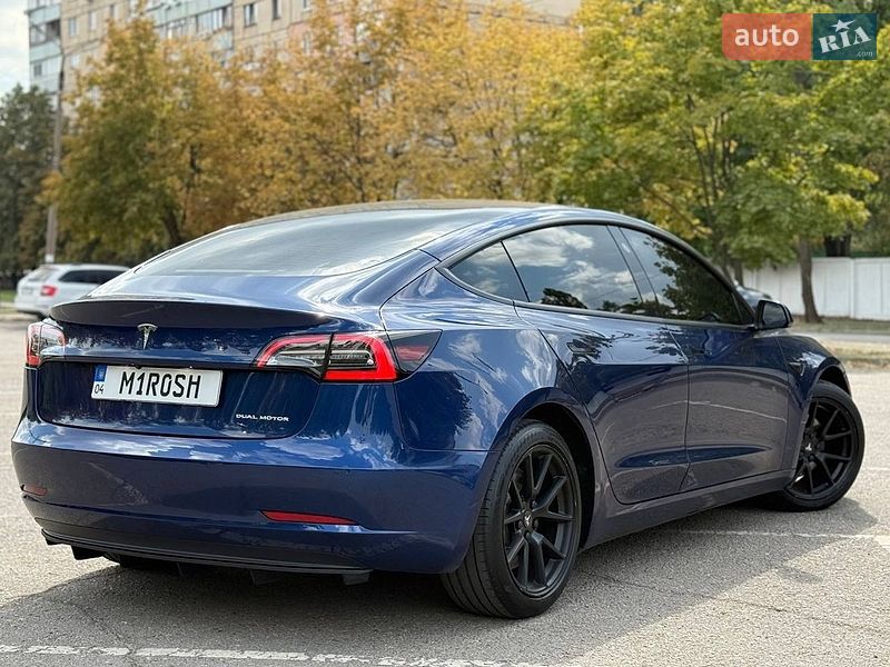 Седан Tesla Model 3 2021 в Кривом Роге