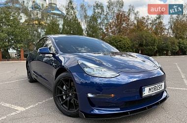 Седан Tesla Model 3 2021 в Кривом Роге
