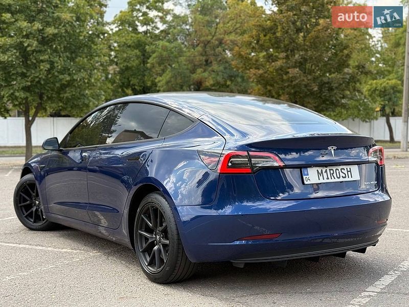 Седан Tesla Model 3 2021 в Кривом Роге