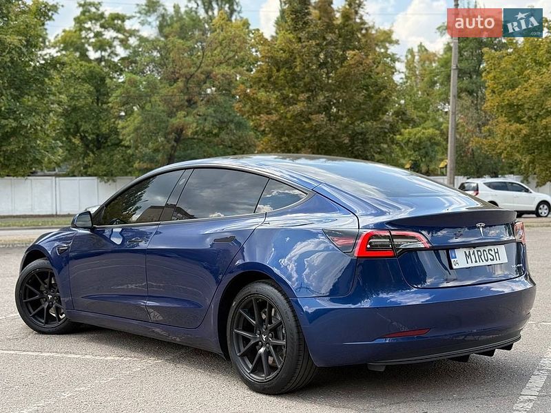 Седан Tesla Model 3 2021 в Кривом Роге