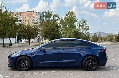 Седан Tesla Model 3 2021 в Кривом Роге