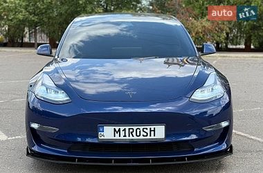 Седан Tesla Model 3 2021 в Кривом Роге