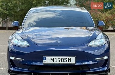 Седан Tesla Model 3 2021 в Кривом Роге