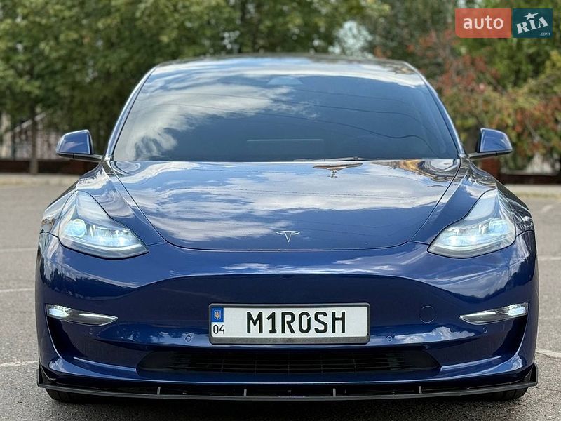 Седан Tesla Model 3 2021 в Кривом Роге