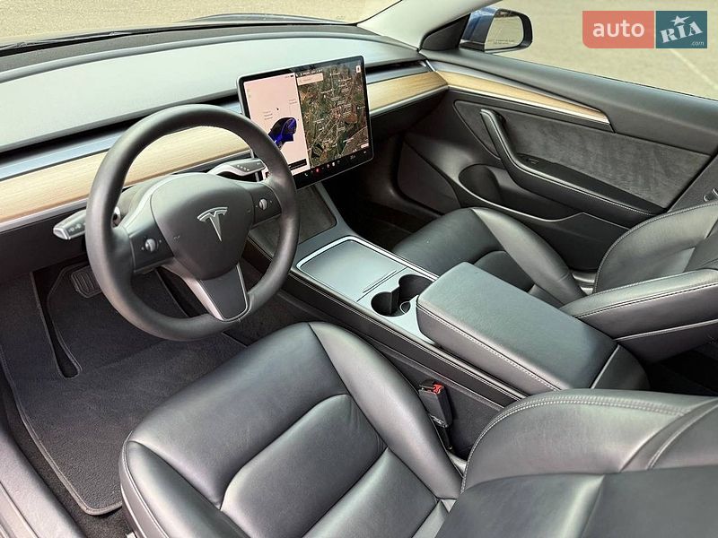 Седан Tesla Model 3 2021 в Кривом Роге