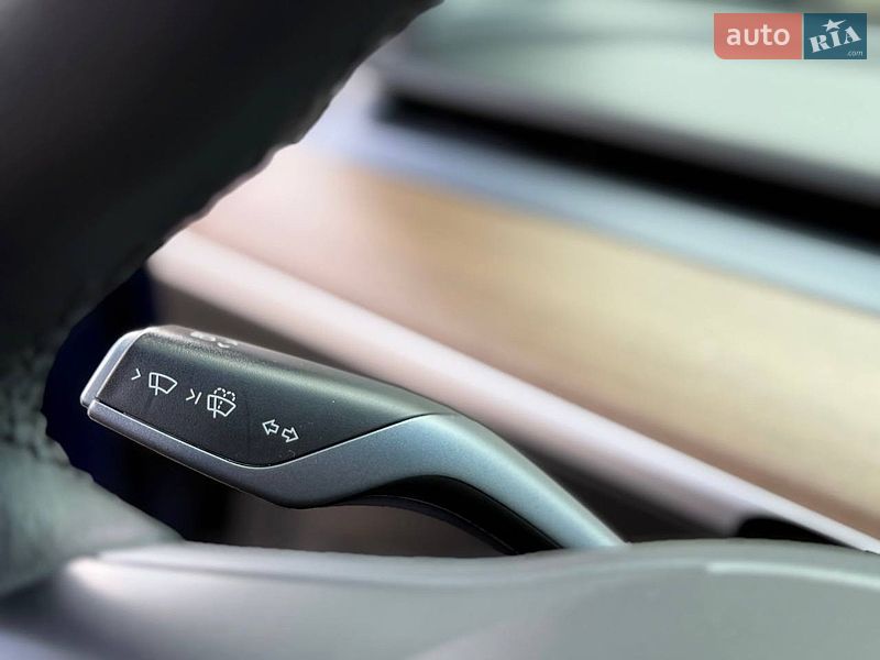 Седан Tesla Model 3 2021 в Кривом Роге