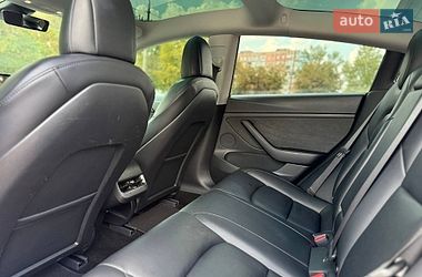 Седан Tesla Model 3 2021 в Кривом Роге
