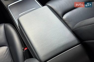 Седан Tesla Model 3 2021 в Кривом Роге