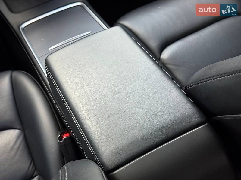 Седан Tesla Model 3 2021 в Кривом Роге