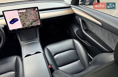 Седан Tesla Model 3 2021 в Кривом Роге