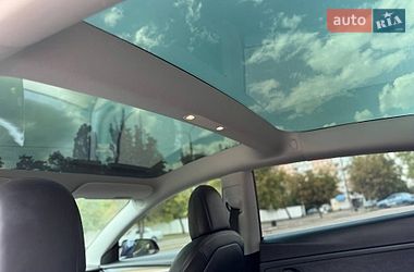 Седан Tesla Model 3 2021 в Кривом Роге