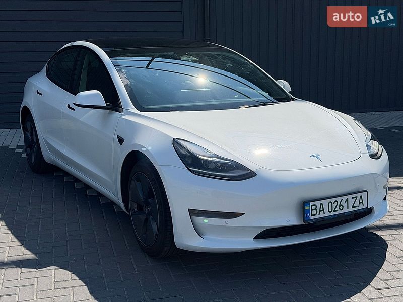 Tesla Model 3 2022