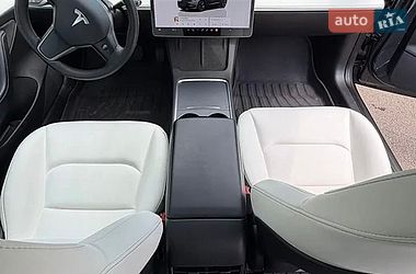 Седан Tesla Model 3 2022 в Одессе