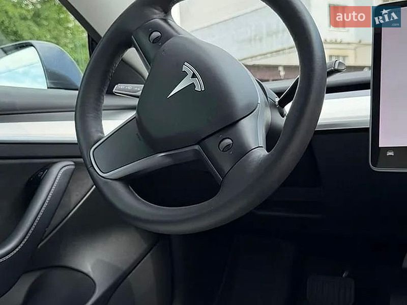 Седан Tesla Model 3 2022 в Одессе