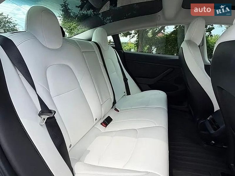 Седан Tesla Model 3 2022 в Одессе
