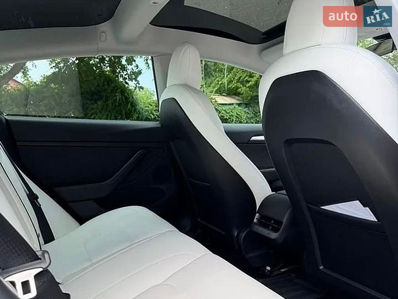 Седан Tesla Model 3 2022 в Одессе