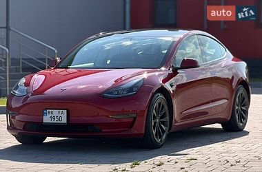 Tesla Model 3  2022