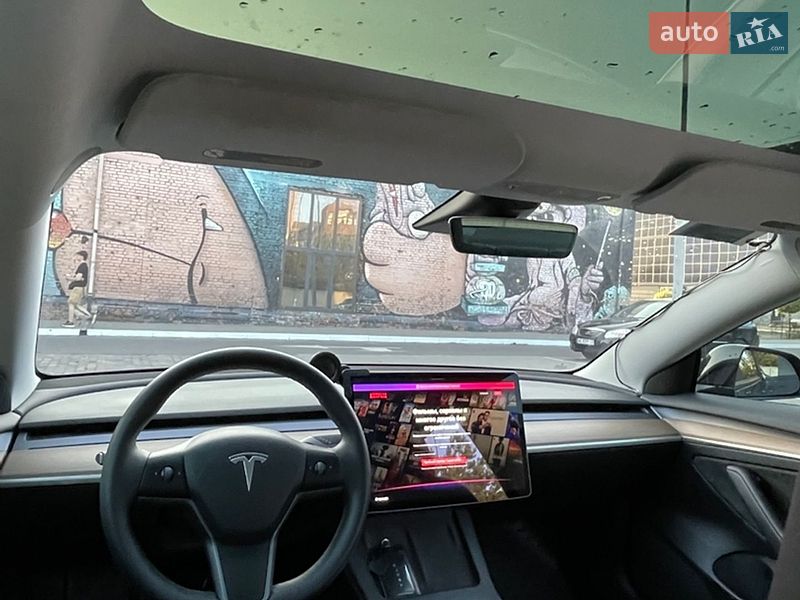Седан Tesla Model 3 2021 в Луцке