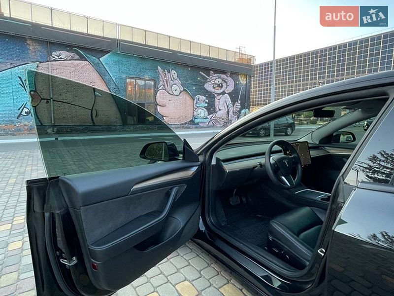 Седан Tesla Model 3 2021 в Луцке